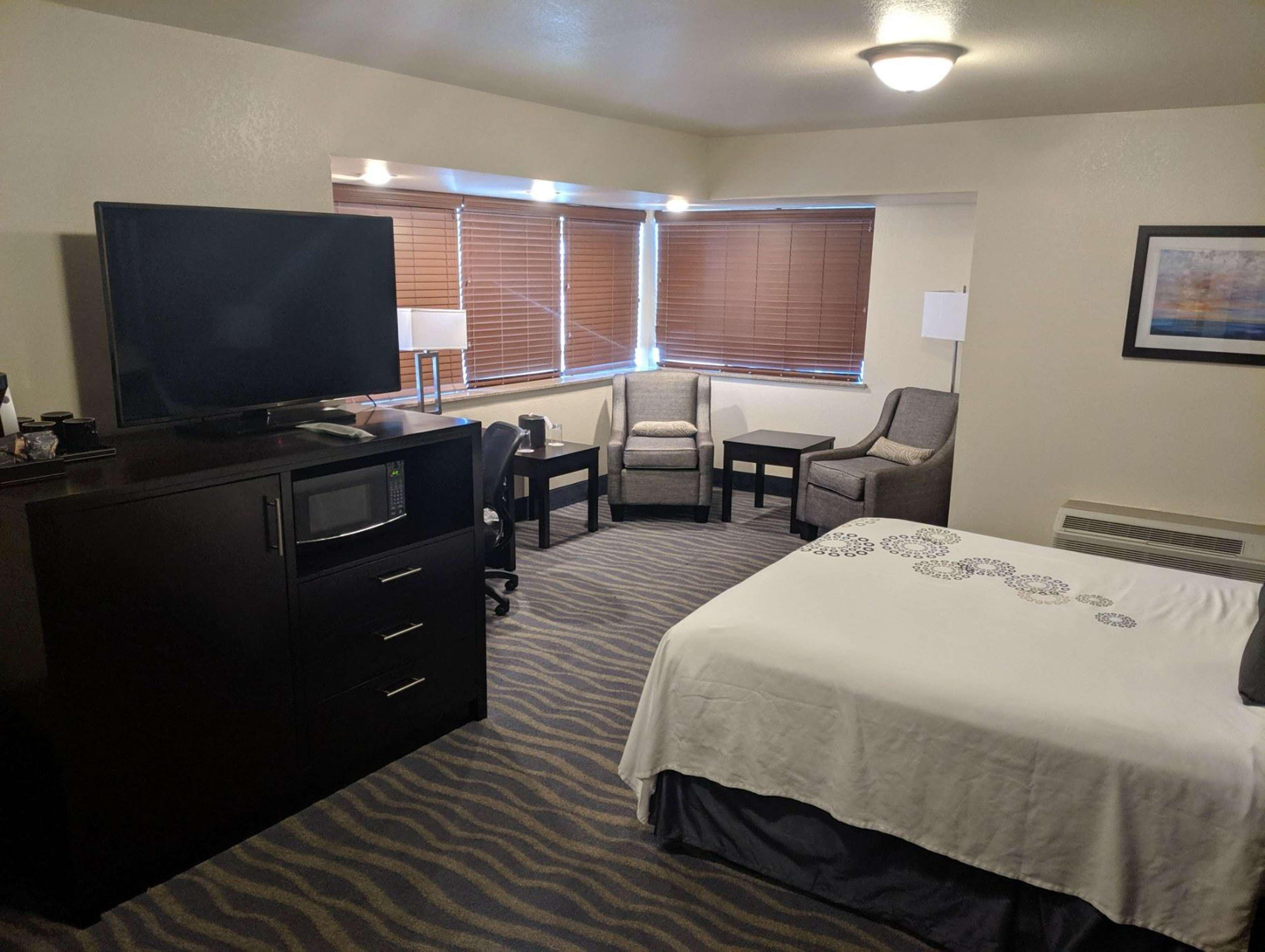 Best Western Plus Edmonds Harbor Inn Ngoại thất bức ảnh