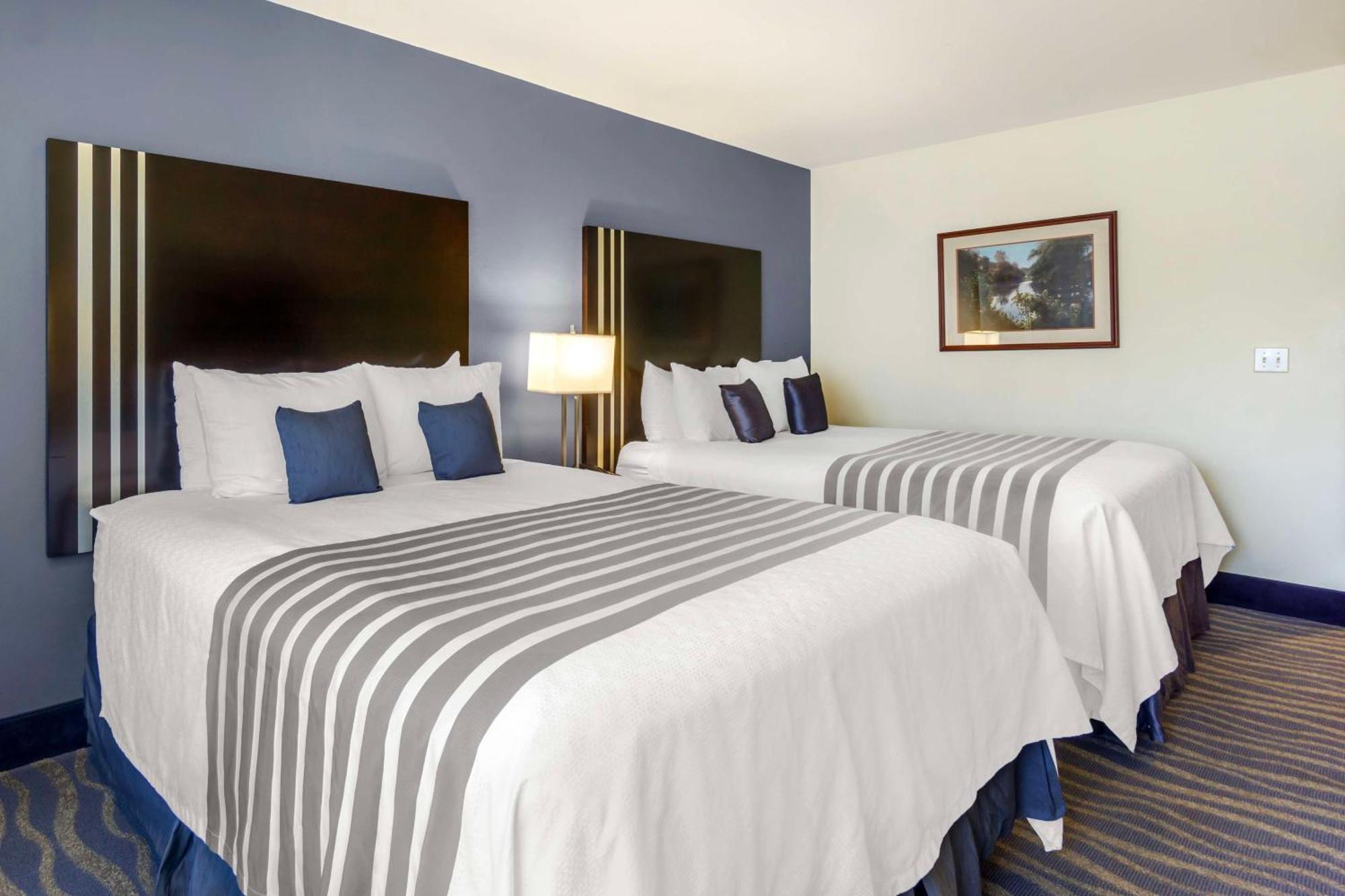 Best Western Plus Edmonds Harbor Inn Ngoại thất bức ảnh