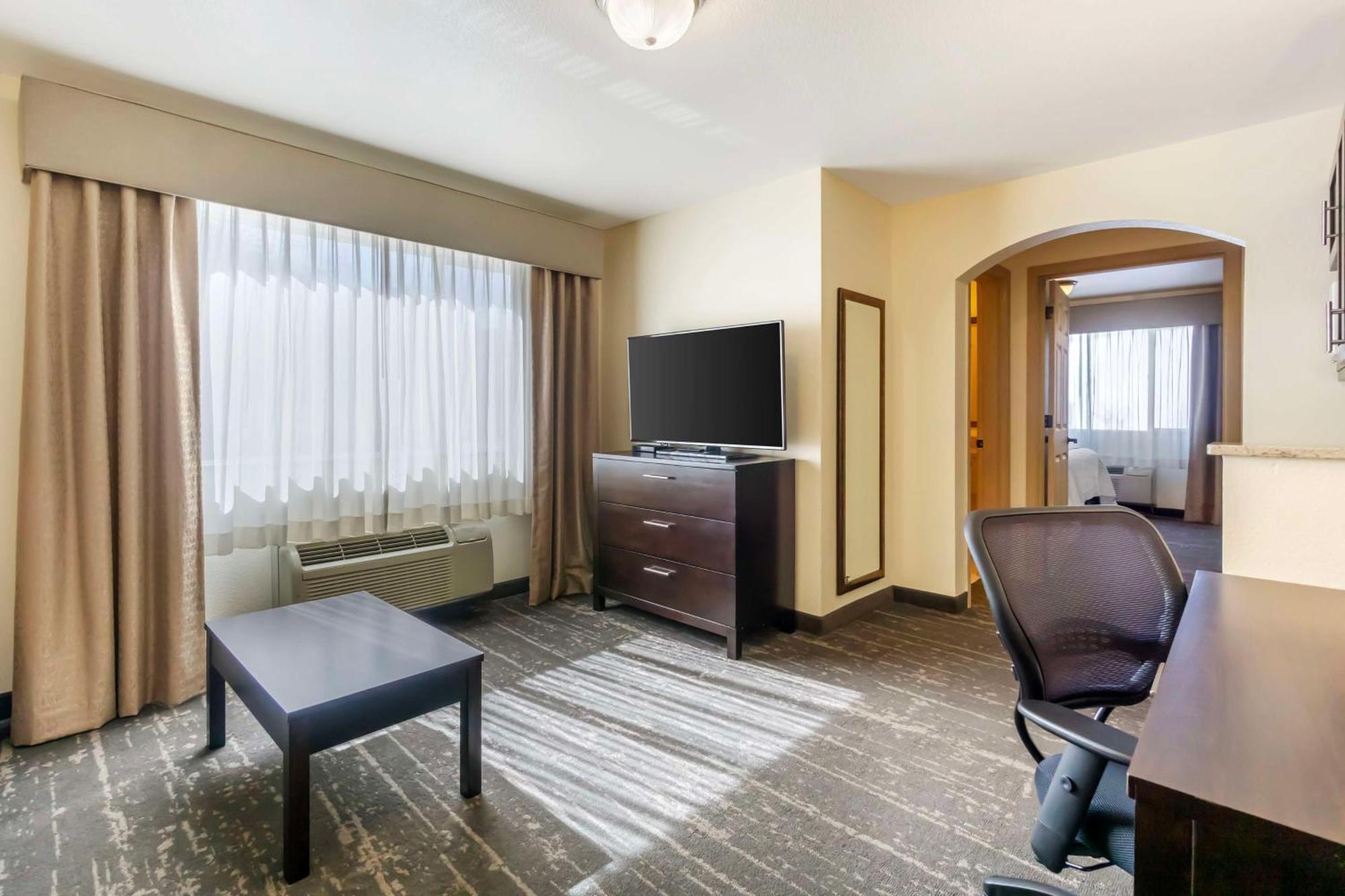 Best Western Plus Edmonds Harbor Inn Ngoại thất bức ảnh