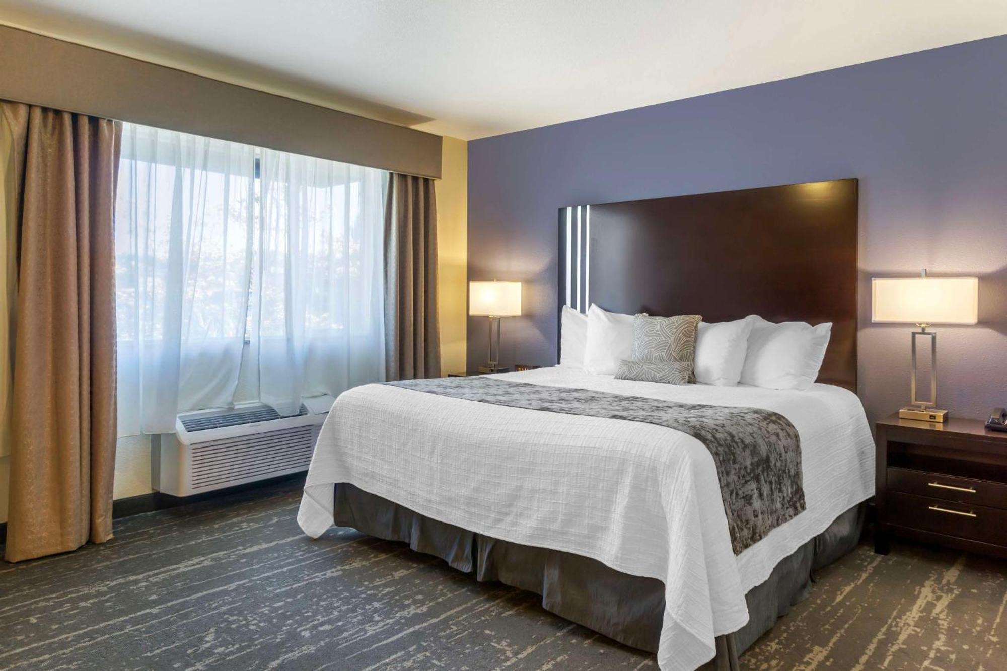 Best Western Plus Edmonds Harbor Inn Ngoại thất bức ảnh
